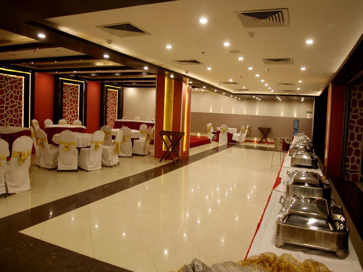 Oyo 905 Galaxy View Hotel Prayagraj Exterior foto