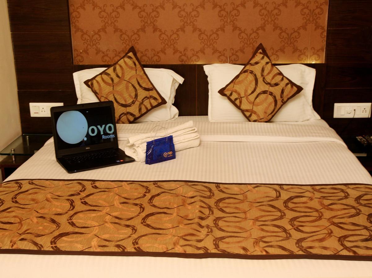 Oyo 905 Galaxy View Hotel Prayagraj Exterior foto