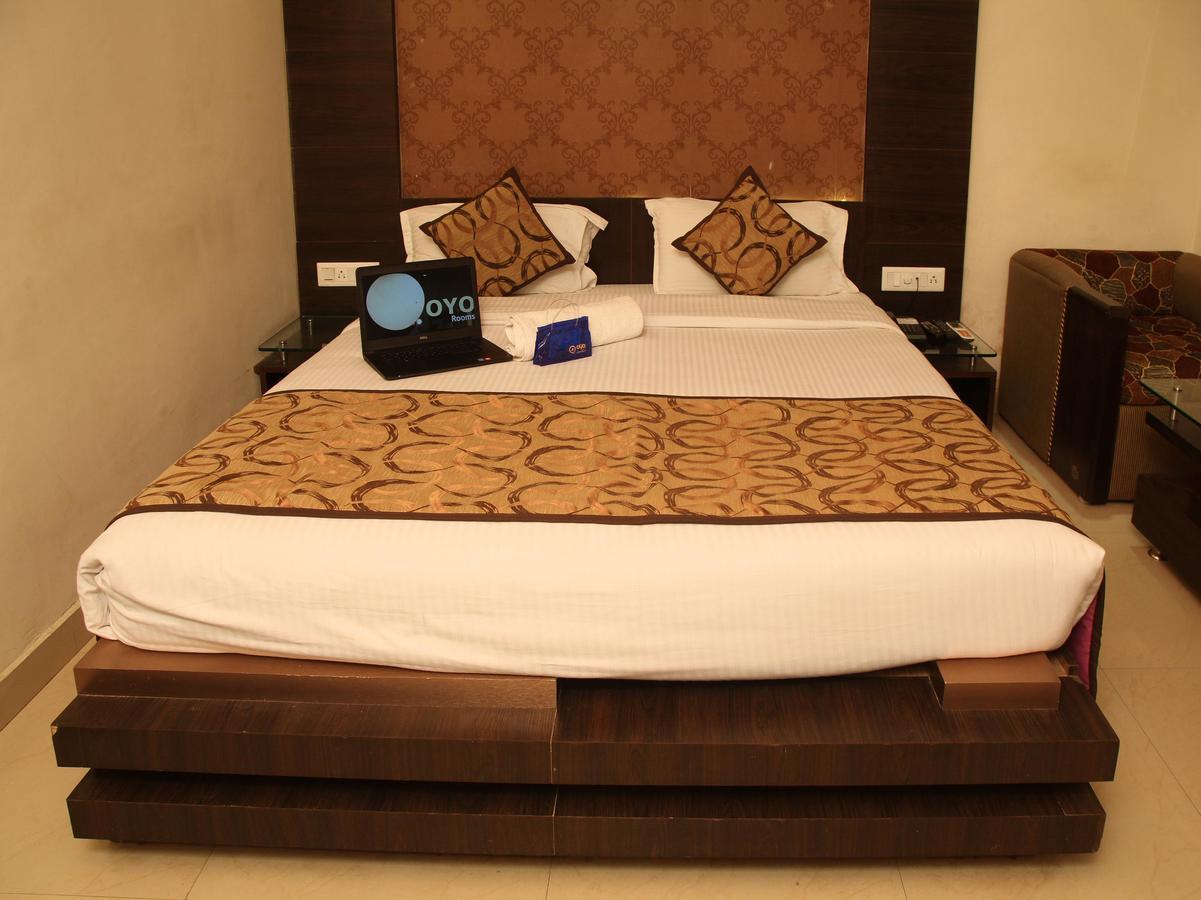 Oyo 905 Galaxy View Hotel Prayagraj Exterior foto